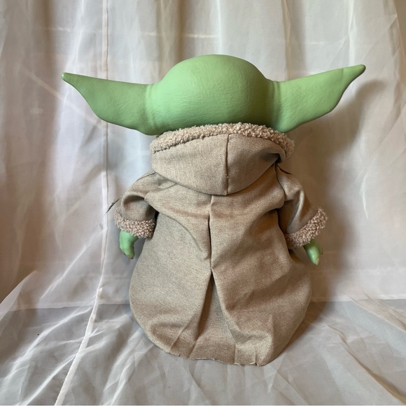 Star Wars Madalorian 11in plus free pop it toy included - Picture 9 of 10